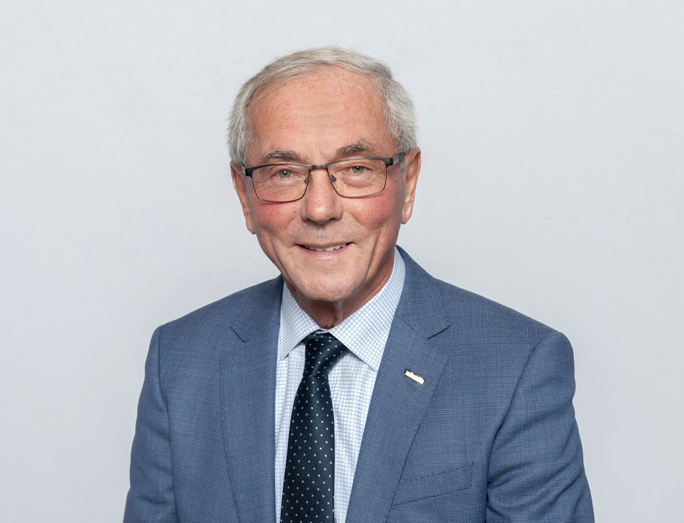 Prof. Ewald Sacher